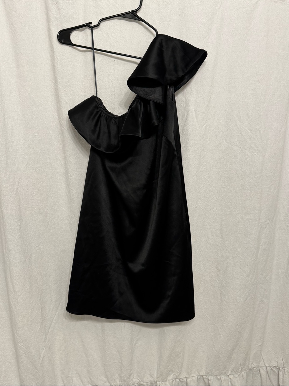 Black One-Shoulder Ruffle Cocktail Dress - Picture 3 of 9